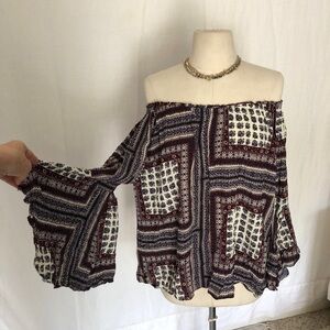 Ganji  LA off shoulder elastic ruched neckline navy and burgundy top size L